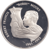 1996 SILVER PROOF ROBERT FRANCIS BOBBY MOORE ROYAL MINT EUROPEAN FOOTBALL CHAMPIONS - SILVER WORLD COINS - Cambridgeshire Coins