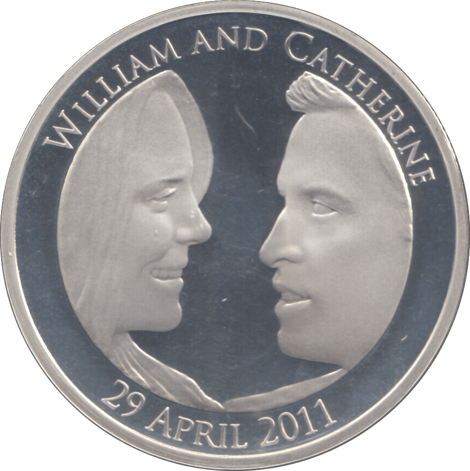 2011 SILVER £5 WILLIAM AND CATHERINE ( PROOF ) - SILVER WORLD COINS - Cambridgeshire Coins