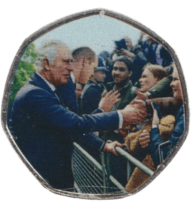 2023 50P SHAPED COIN LONG TO REIGN OVER US CHARLES III GREETING THE PUBLIC - 50P SHAPED COIN - Cambridgeshire Coins