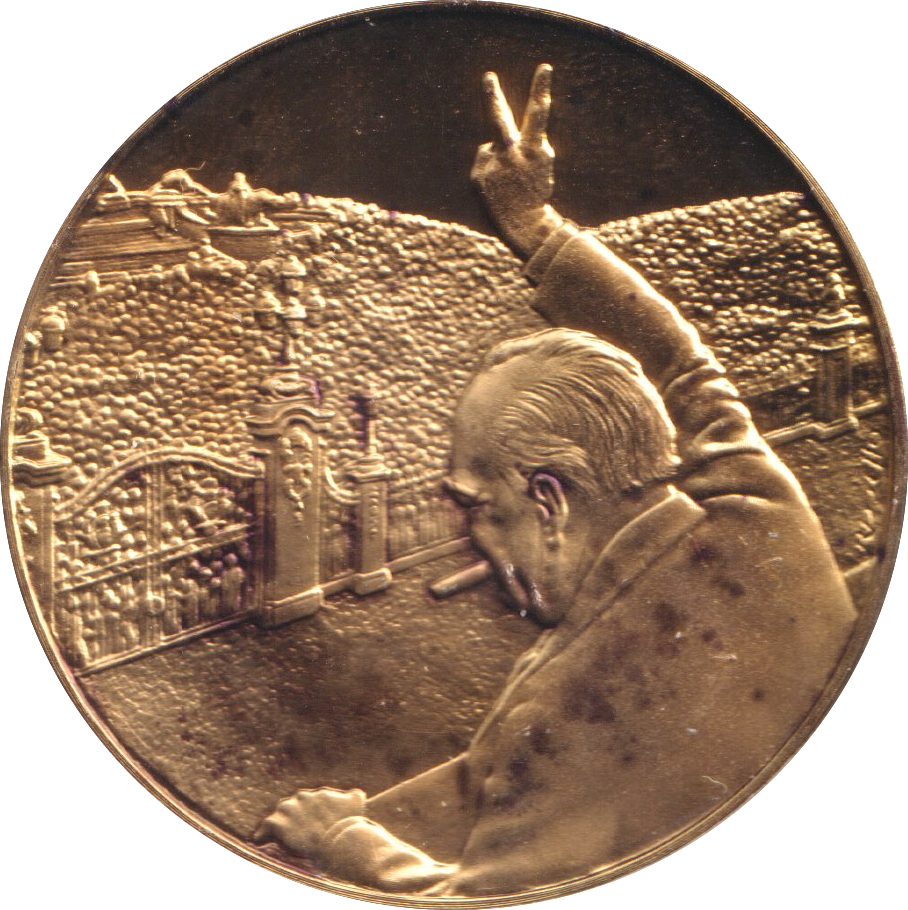 1974 SILVER GOLD PLATED WINSTON CHURCHILL VE-DAY MEDALLION