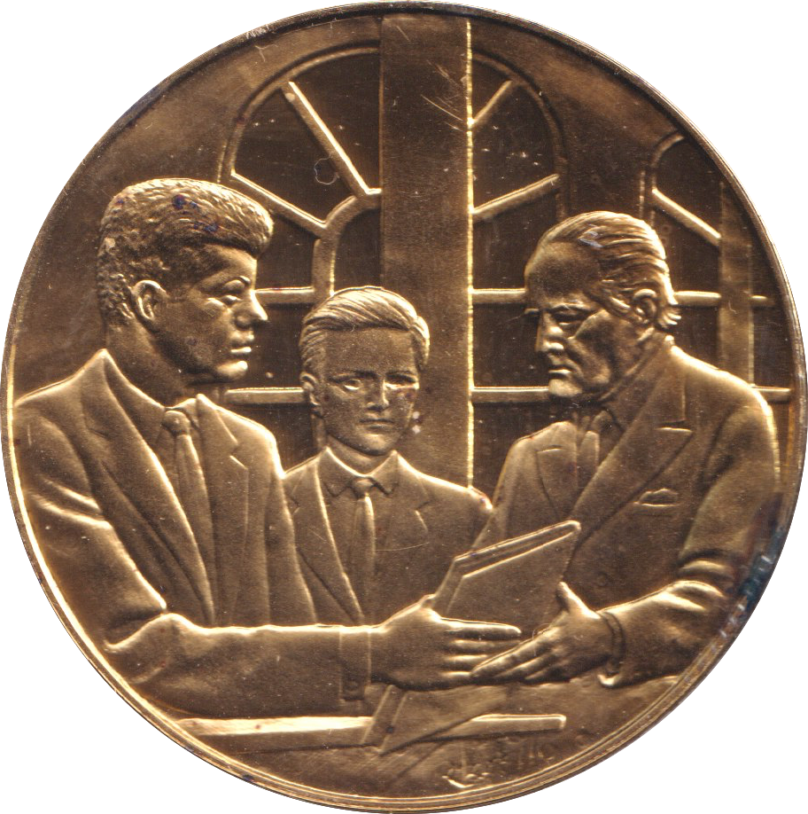 1974 SILVER GOLD PLATED WINSTON CHURCHILL USA CITIZENSHIP MEDALLION