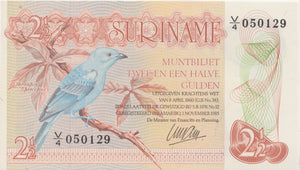 1985 2 1/2 GULDEN BANKNOTE SURINAME REF 976 - World Banknotes - Cambridgeshire Coins