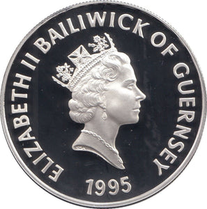 1995 SILVER PROOF 5 POUNDS GUERNSEY 925 SILVER (COA) REF 21 - SILVER PROOF COMMEMORATIVE - Cambridgeshire Coins